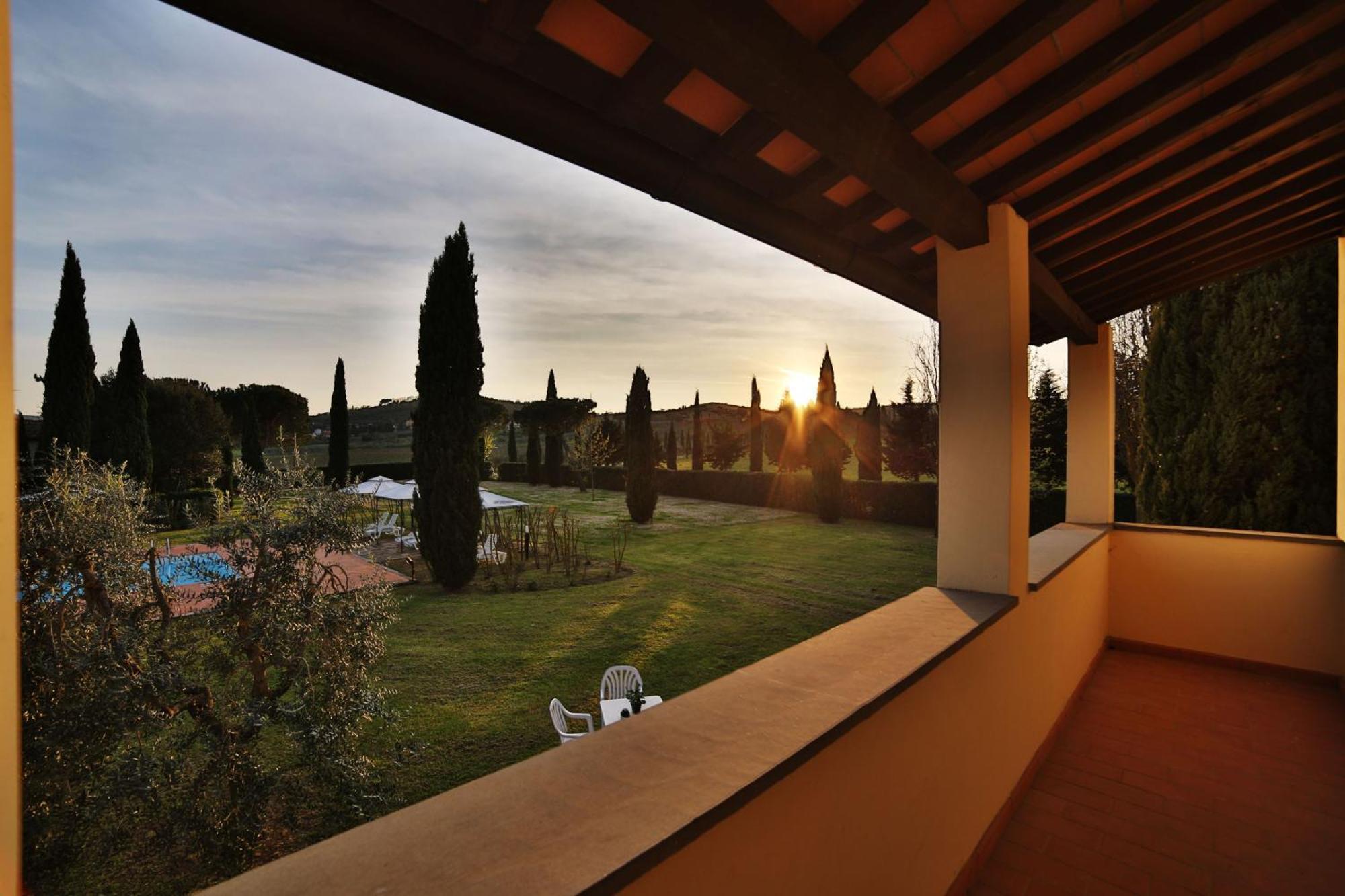 Fattoria Pagnana Suites & Pool Риньяно-суль-Арно Экстерьер фото